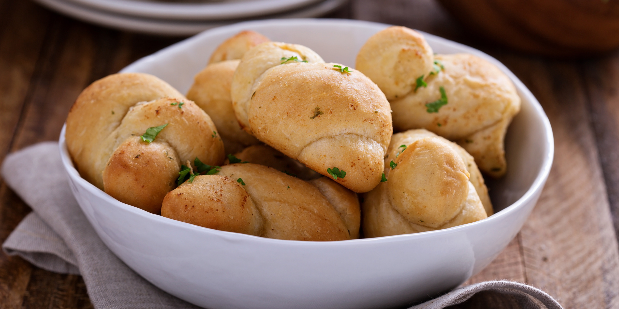 Garlic and Herb Dinner Rolls at foodious.com