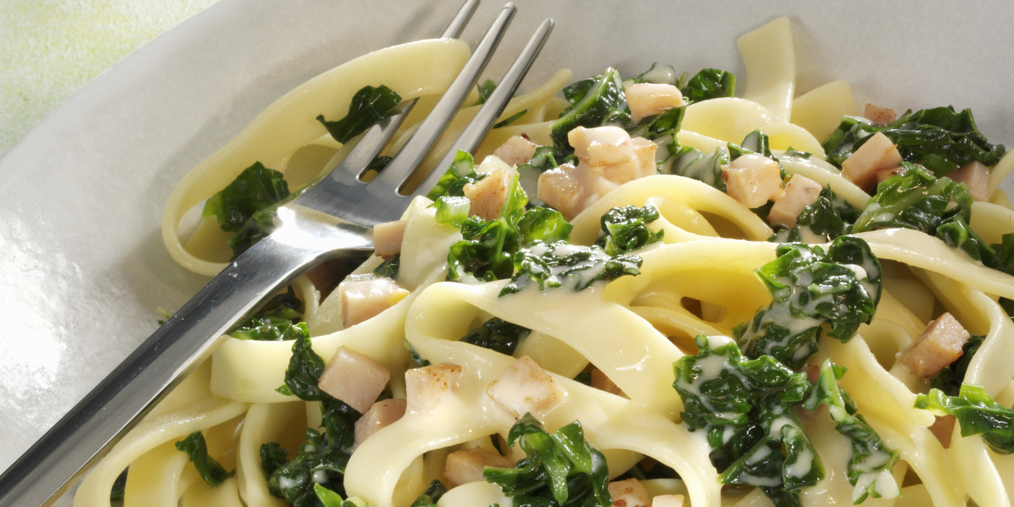 Sesame Noodles with Swiss Chard and Chicken at foodious.com