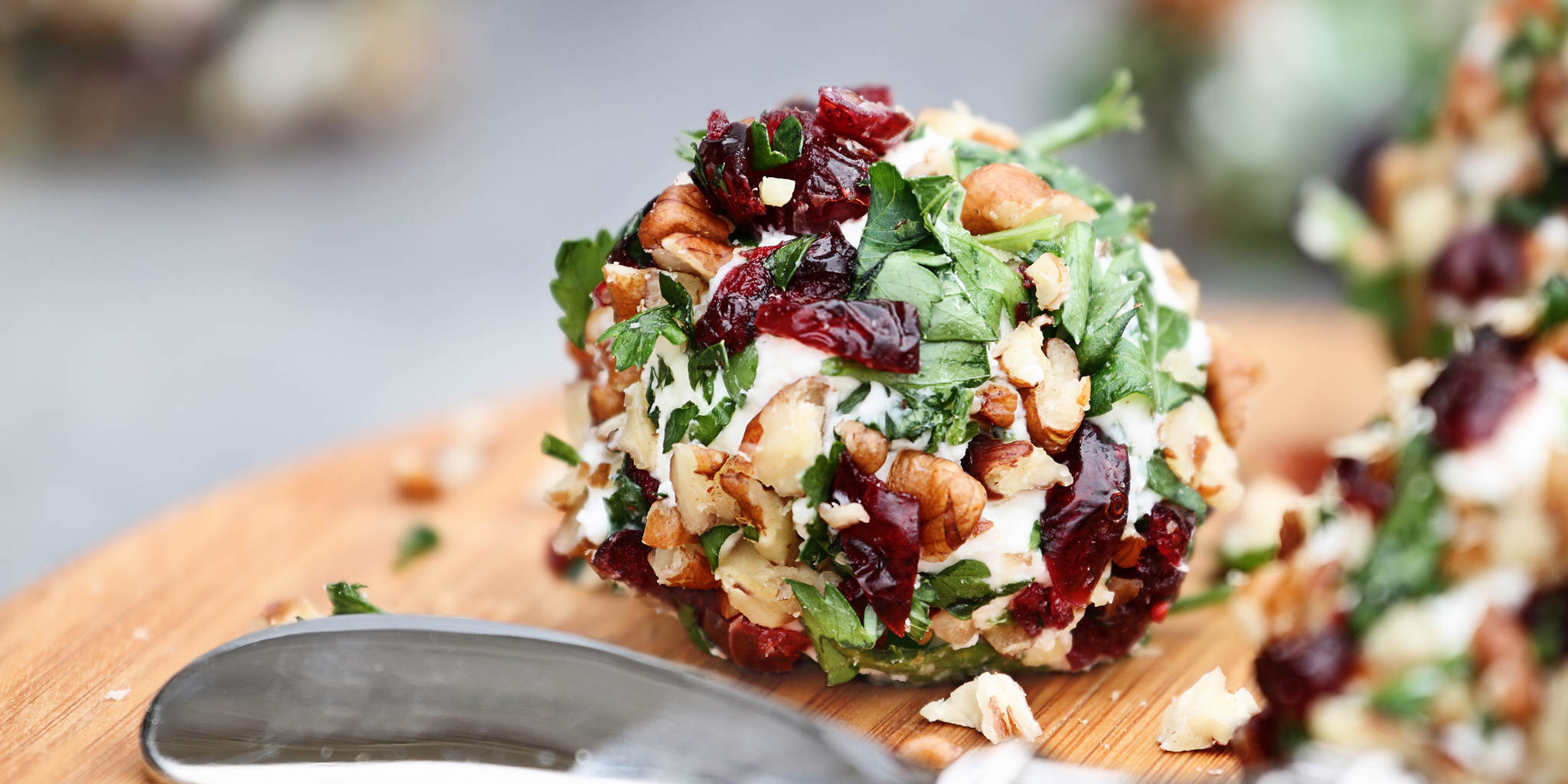 Cranberry Walnut Cheese Ball at foodious.com