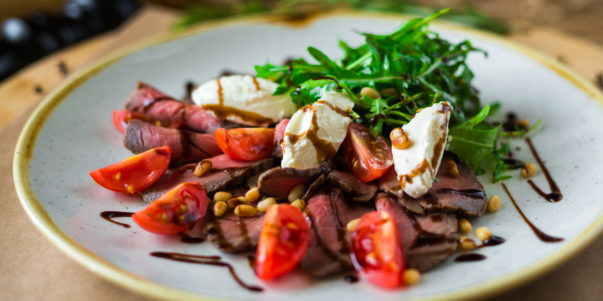 Skirt Steak Salad with Balsamic at foodious.com