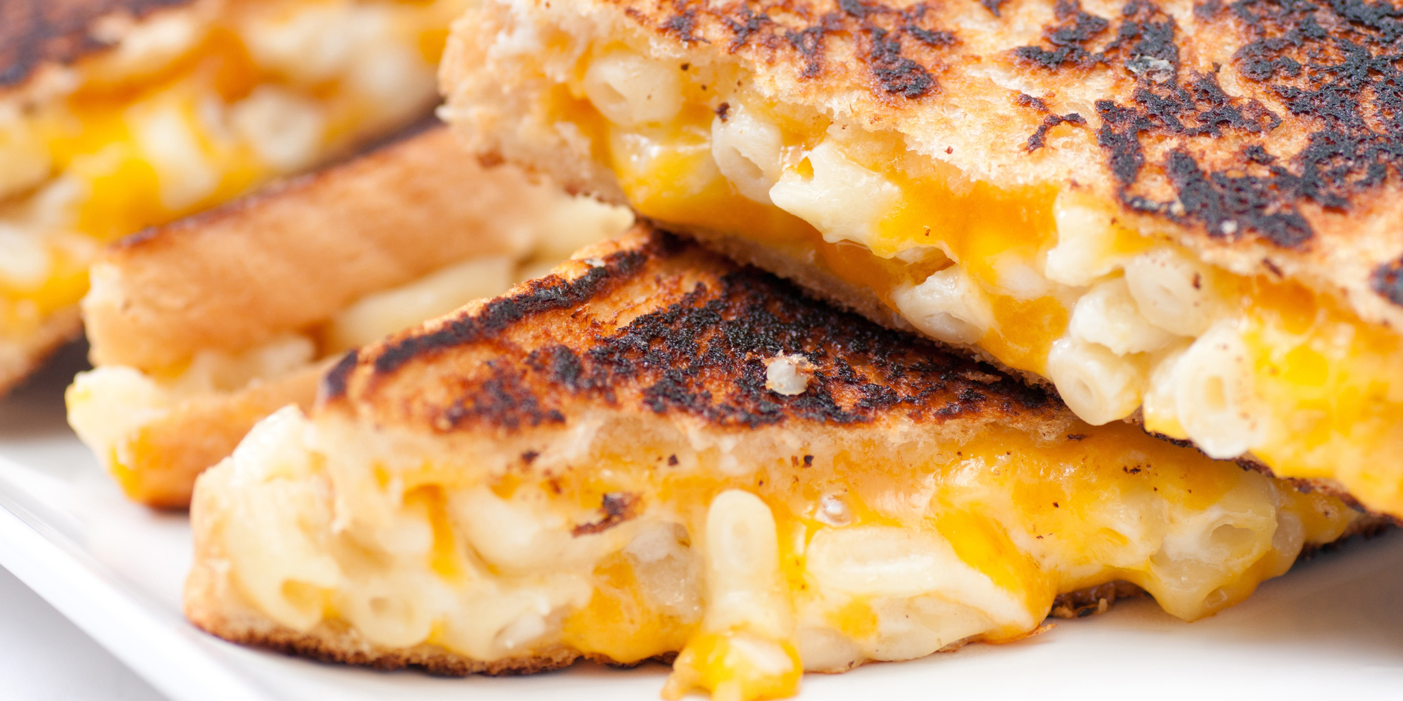 Grilled Macaroni and Cheese Sandwich at foodious.com