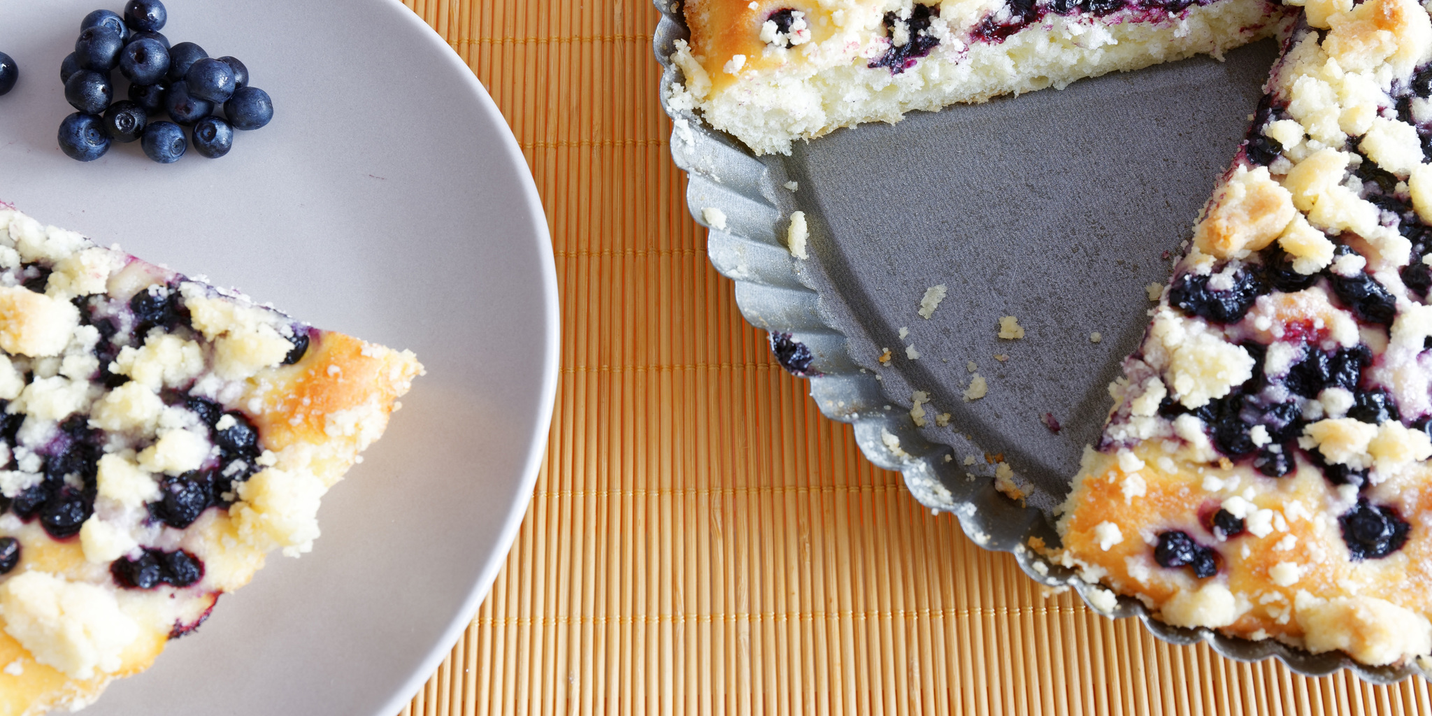 Berry Crumb Pie at foodious.com