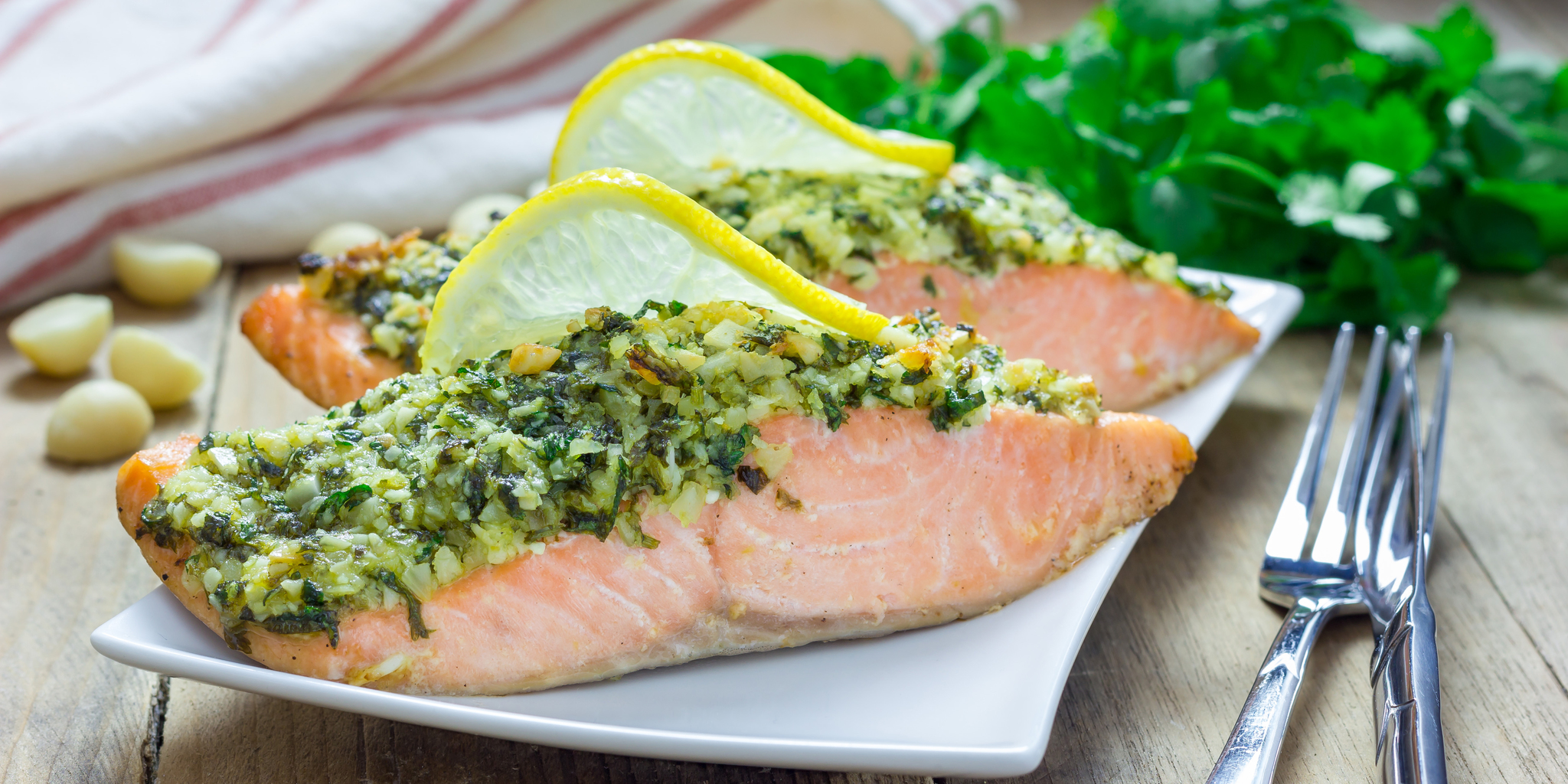 Baked Salmon with Macadamia-Cilantro Crust at foodious.com