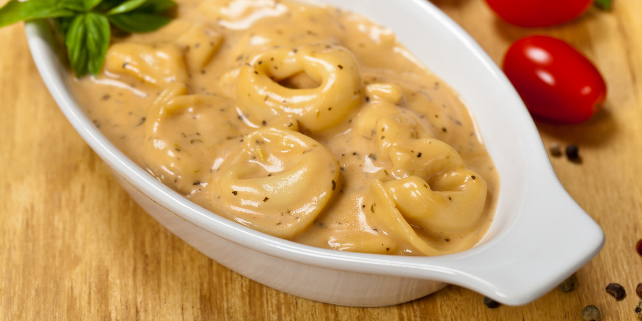 Creamy Cheese Tortellini at foodious.com