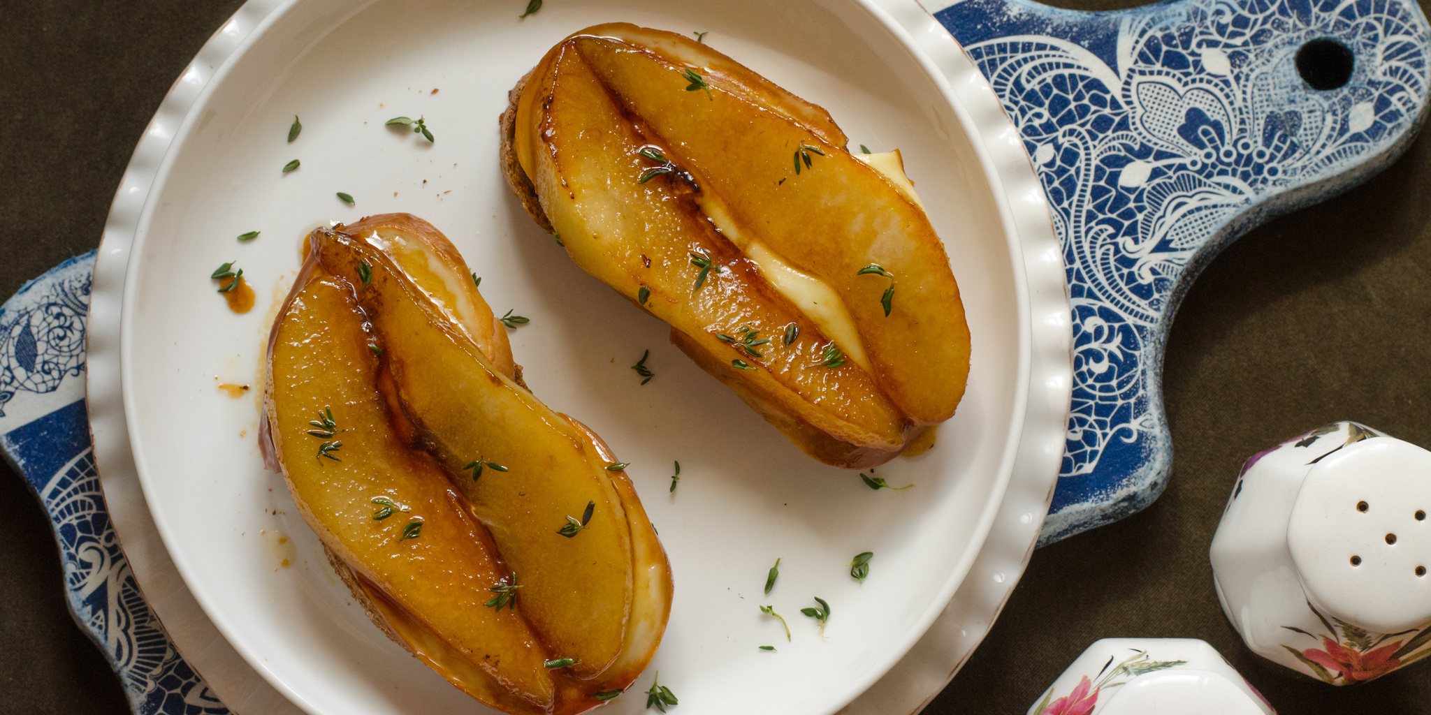 Caramelized Pear and Thyme Bruschetta at foodious.com