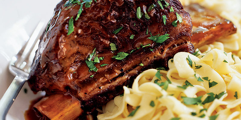Slow-Cooker Beef Short Ribs at foodious.com