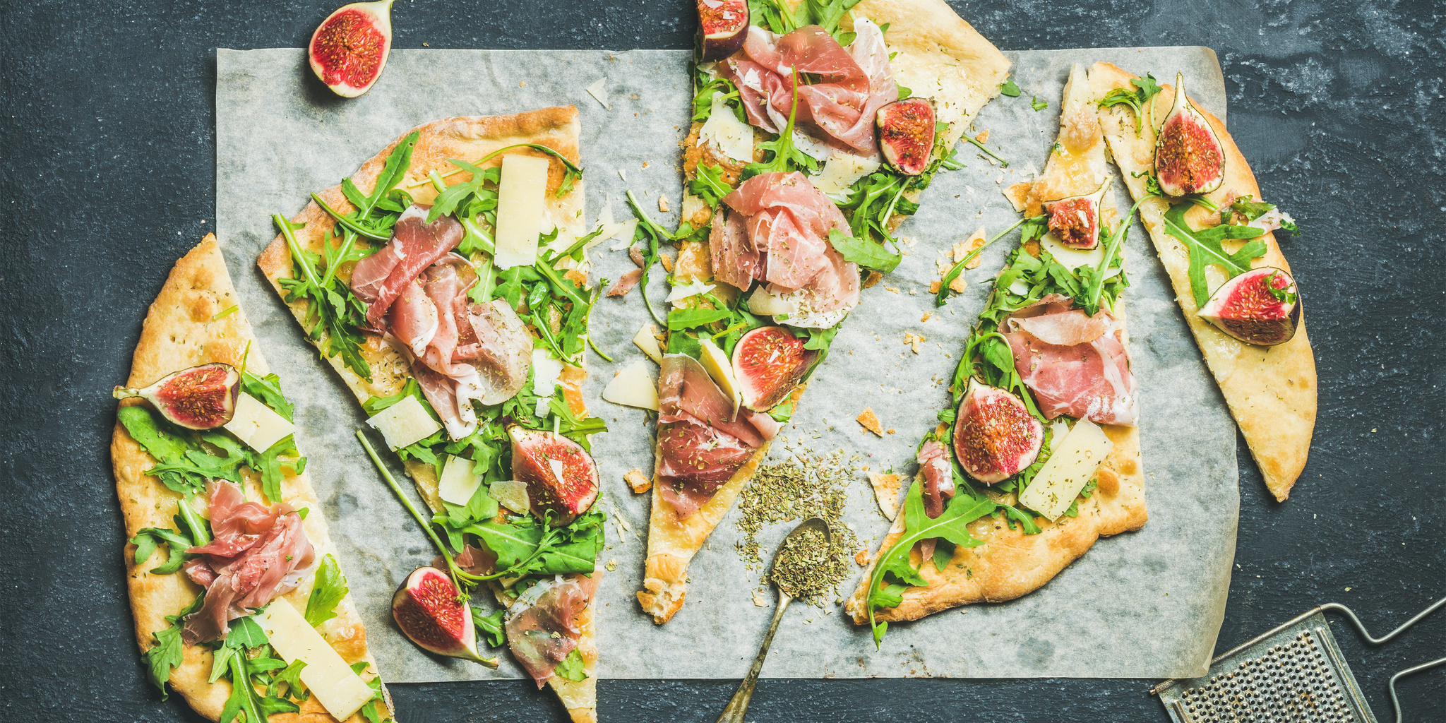 Fig, Arugula and Prosciutto Pizza at foodious.com
