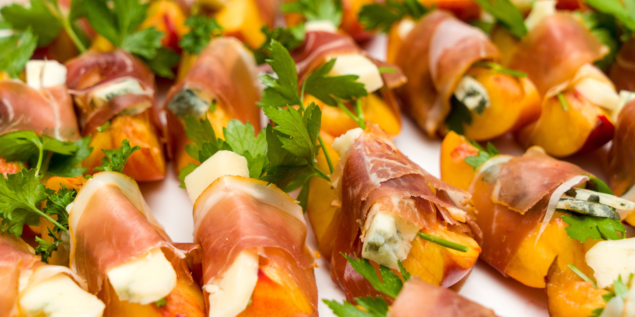 Peach Gorgonzola Prosciutto Bites at foodious.com