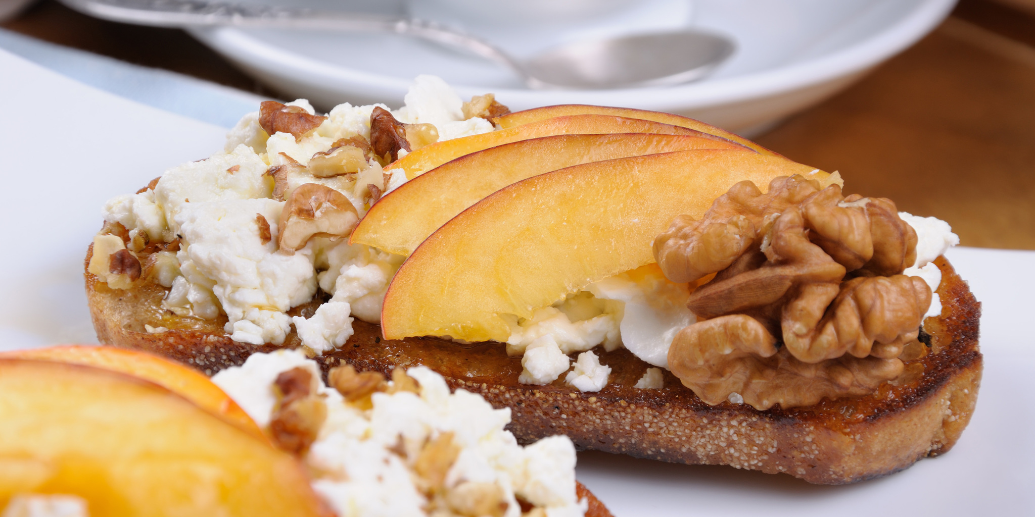 Peach and Ricotta Sandwich with Walnuts at foodious.com